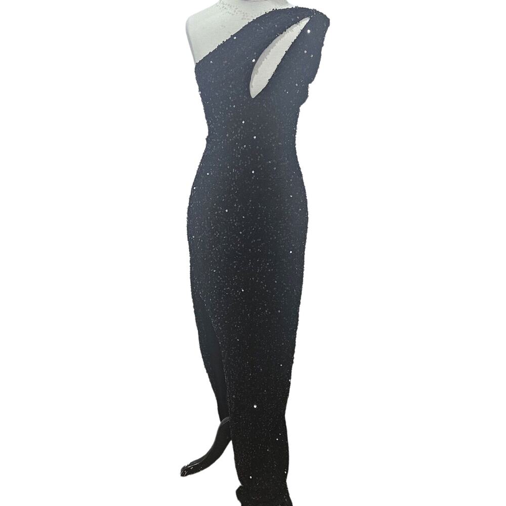 Windsor Black One-Shoulder Maxi Dress